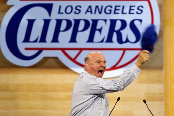 Steve Ballmer - Compró a Los Angeles Clippers por $2 mil millones el año pasado. Ballmer es la persona número 35 más rica del mundo, con un patrimonio neto de 21.5 mil millones.