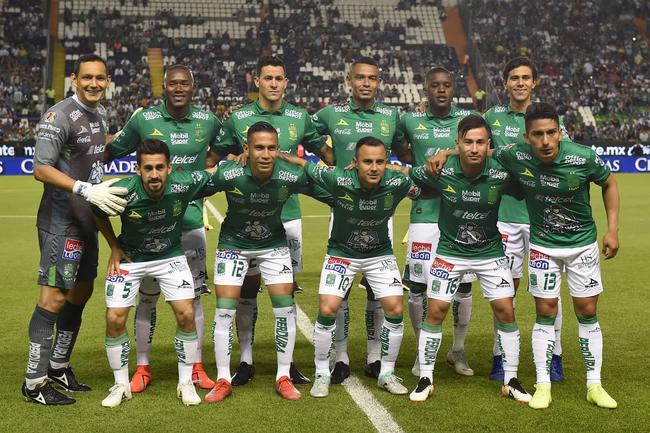 El conjunto de casa apareció con esta alineación para enfrentar a los escualos.