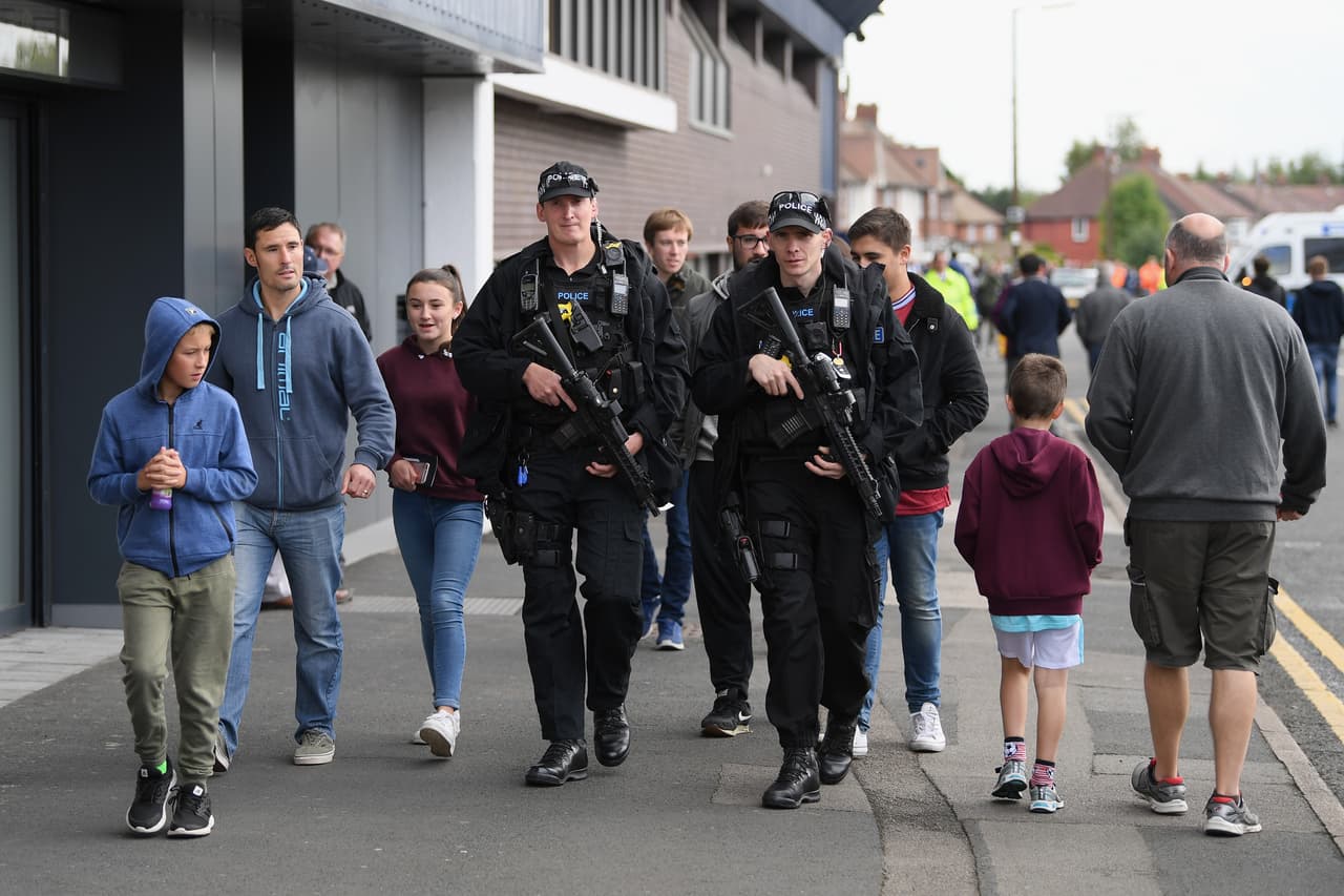 La seguridad en el estadio The Hawthorns, ante el atentado de los últimos días en el metro Londres. Todo tenía que estar garantizado para el disfrute de los aficionados.