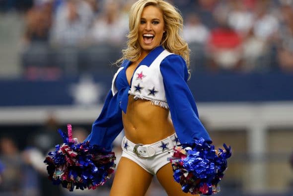 La NFL en octubre está de rosa como apoyo a la campaña del cancer de mama, y las porristas lucen sus trajes en ese color. ¡Bellísimas!