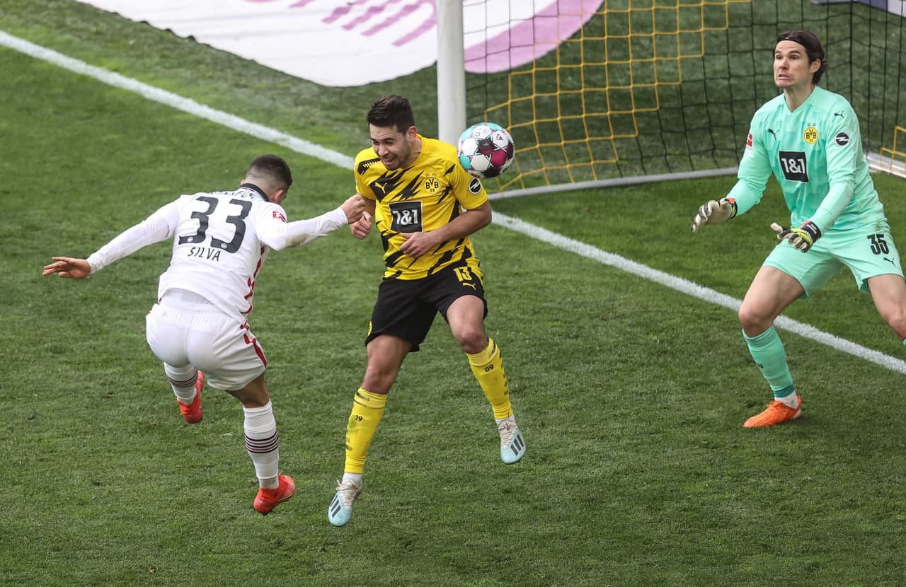 El Borussia Dortmund de Erling Haaland sufrió una nueva derrota y está fuera de Champions.