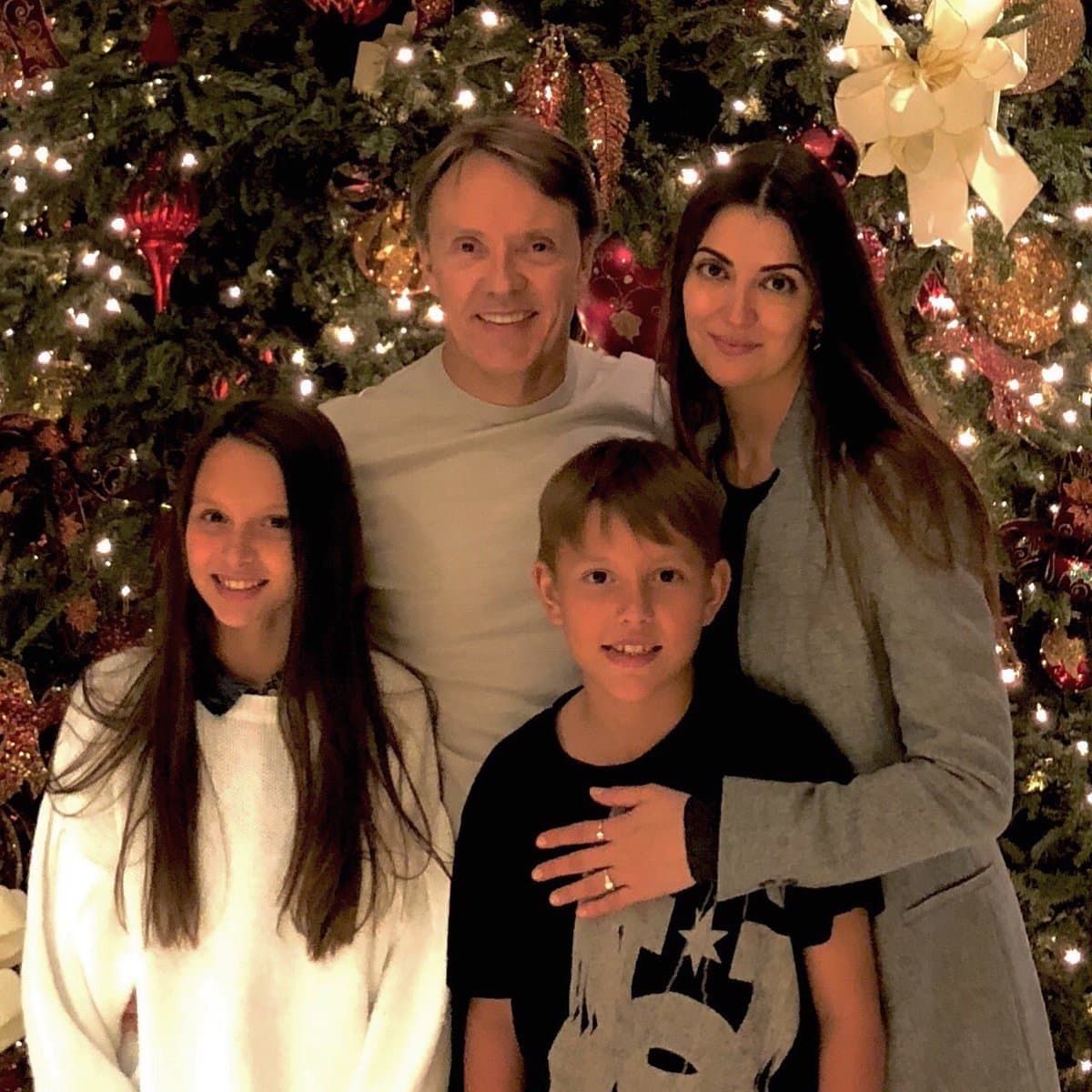 El expiloto de CART, Adrián Fernández, festejó en familia la Nochebuena.