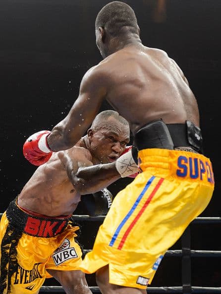 Stevenson dominó el choque desde el primer campanazo.