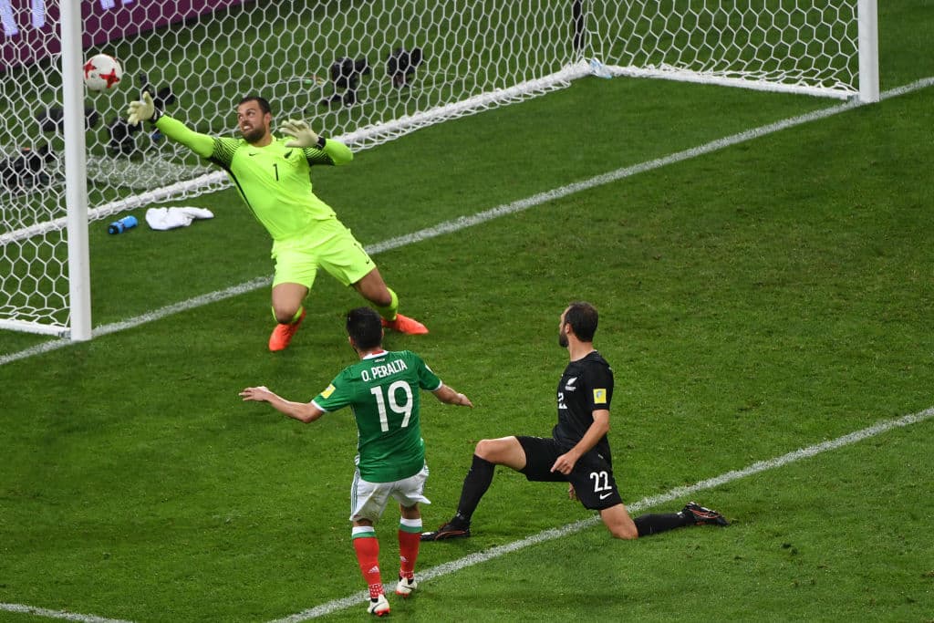 En la Copa Confederaciones de 2017, volvió a ser clave contra Nueva Zelanda, cuando más se le necesitaba en el 'Tri'. El 'Cepillo', como es apodado, siempre demostró ser clave con el equipo.