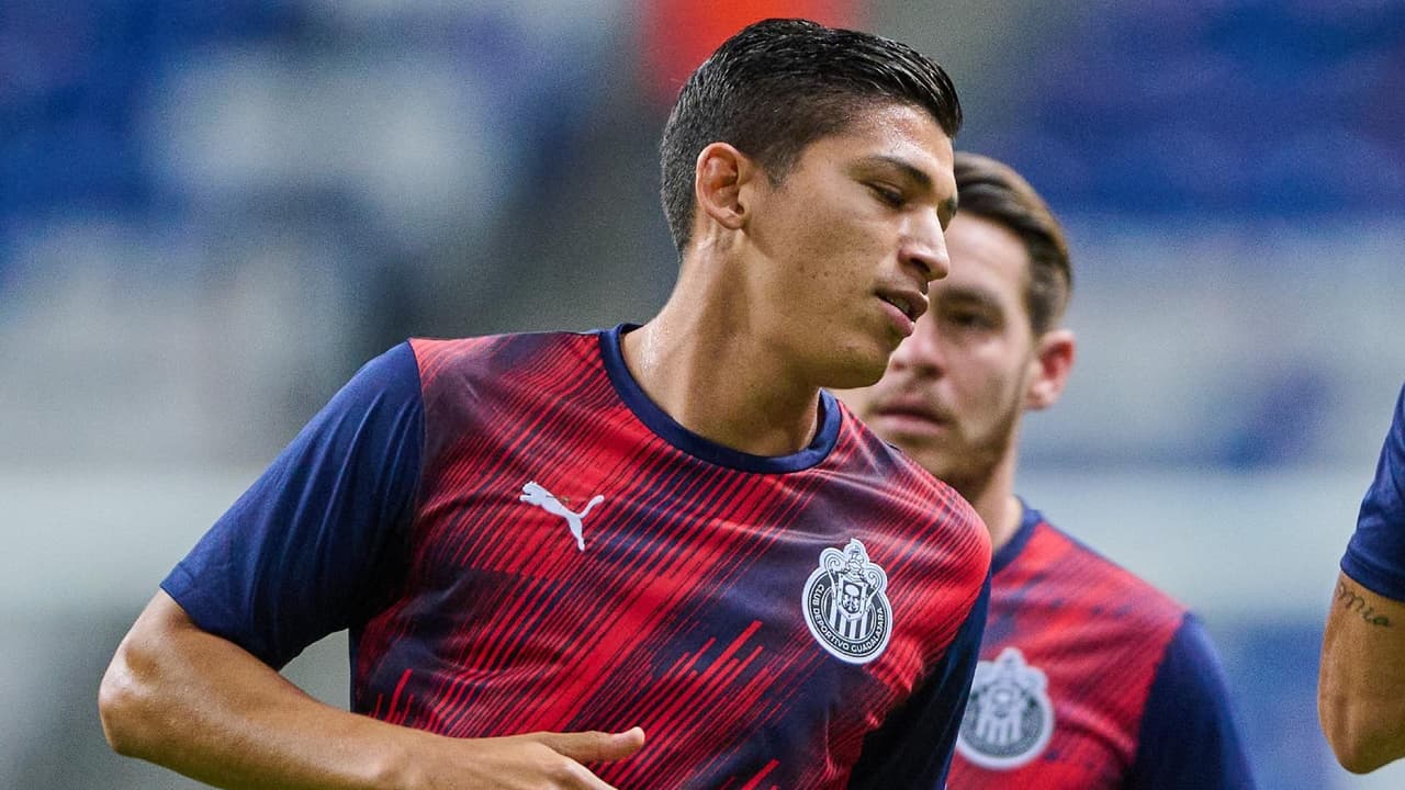 Ángel Zaldívar puede reaparecer con Chivas tras un mes