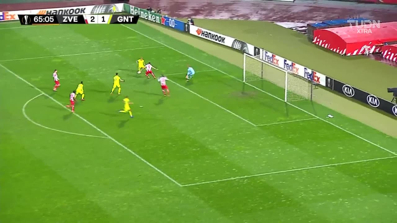 ¡TIRO ATAJADO! disparo por Niklas Dorsch.