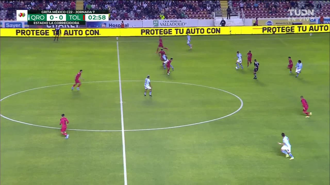 ¡TIRO ATAJADO! disparo por Leonardo Fernández.