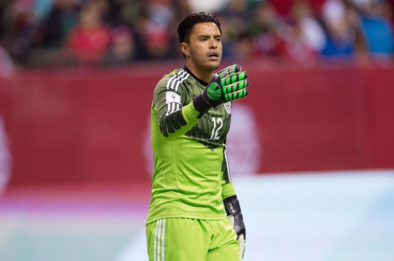 7 - Alfredo Talavera - No tuvo mucho trabajo a lo largo de los 90 minutos, pero se miró sobrio y con liderazgo. Sólo hacia el final del partido fue exigido en un par de jugadas que resolvió de muy buena manera.