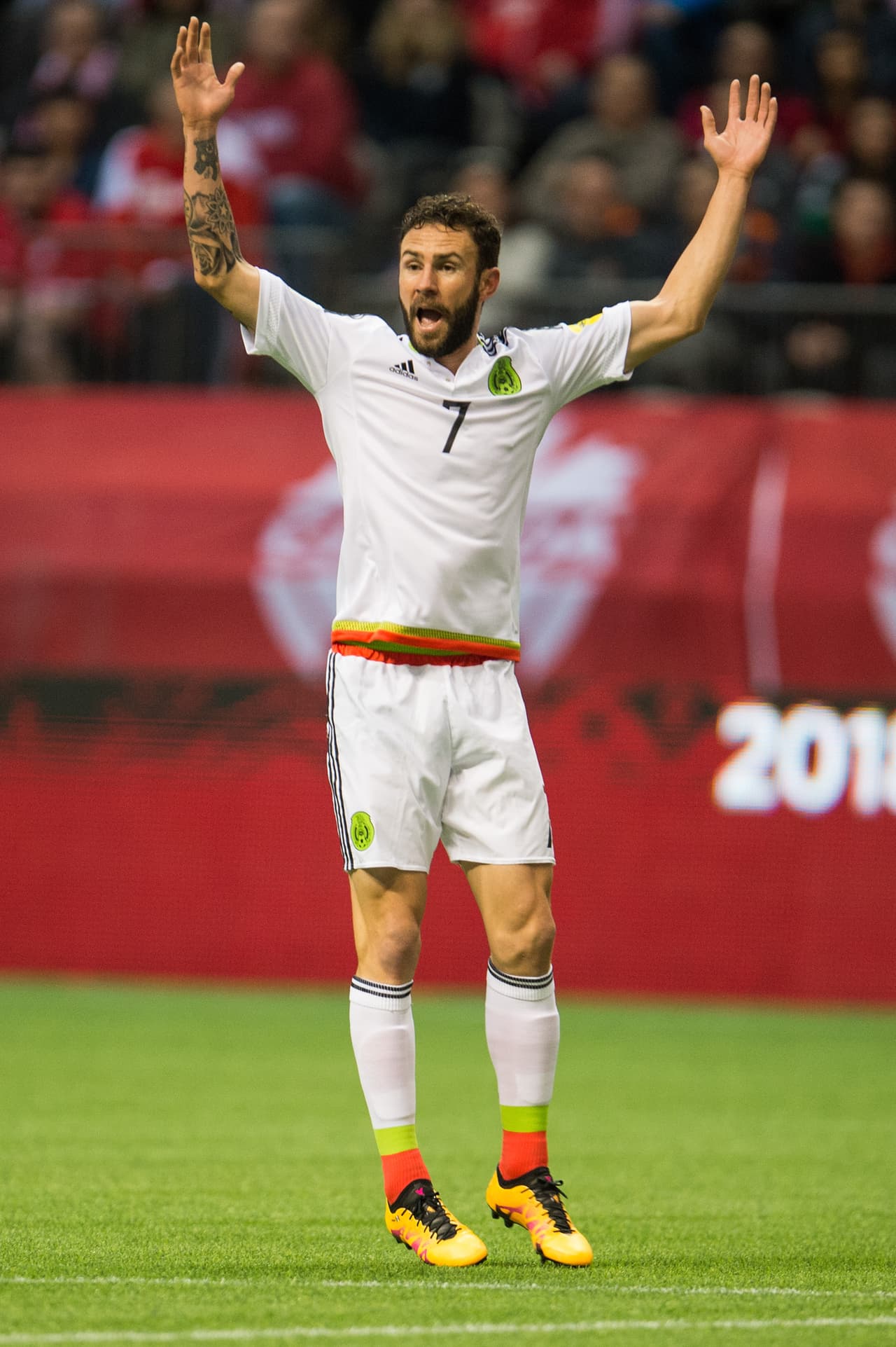 7 - Miguel Layún - Un poco titubeante al principio del juego y también a destiempo. Fue corrigiendo con el paso de los minutos y dio la asistencia del primer gol del “Chicharito” en banda cambiada.