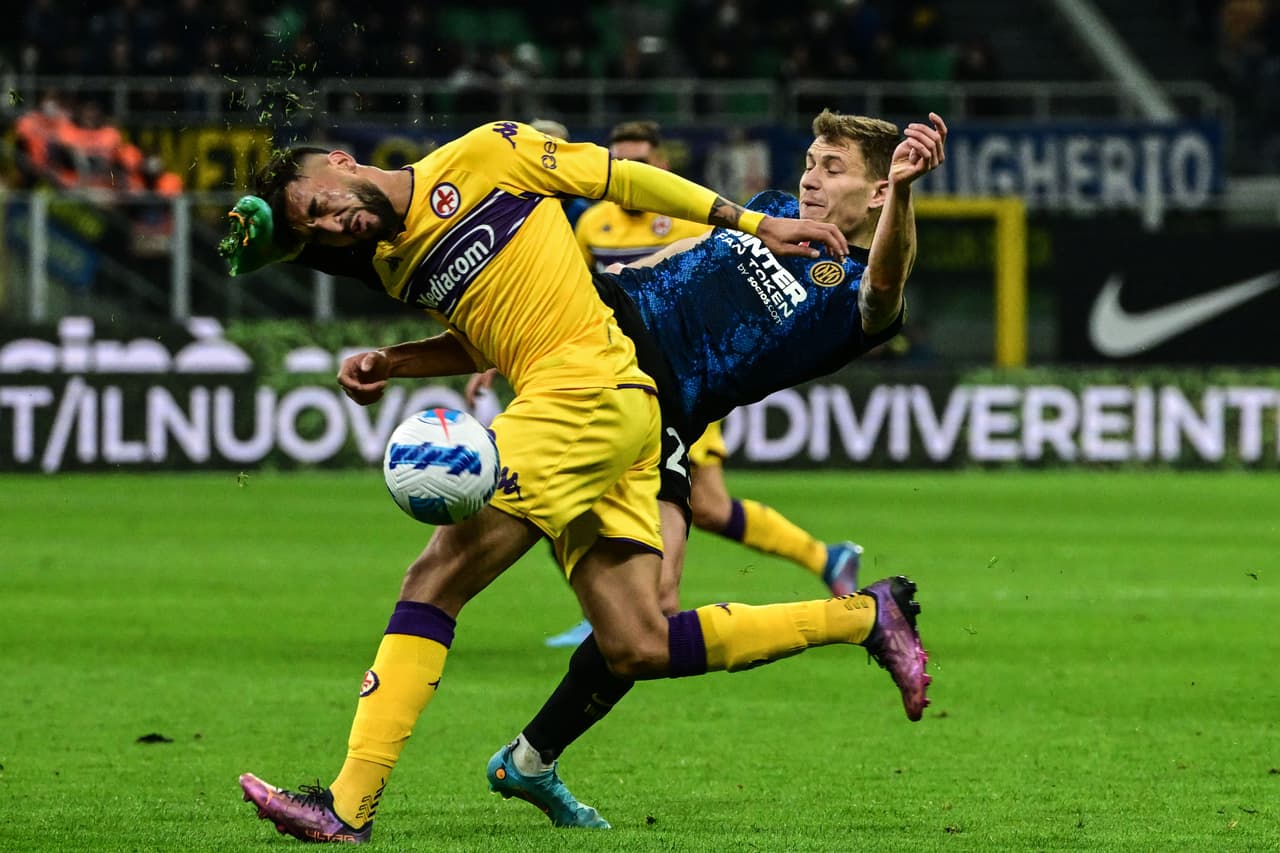 Lucas Torreira adelantó a la Fiorentina, pero neerlandés Denzel Dumfries le dio el empate al Inter.