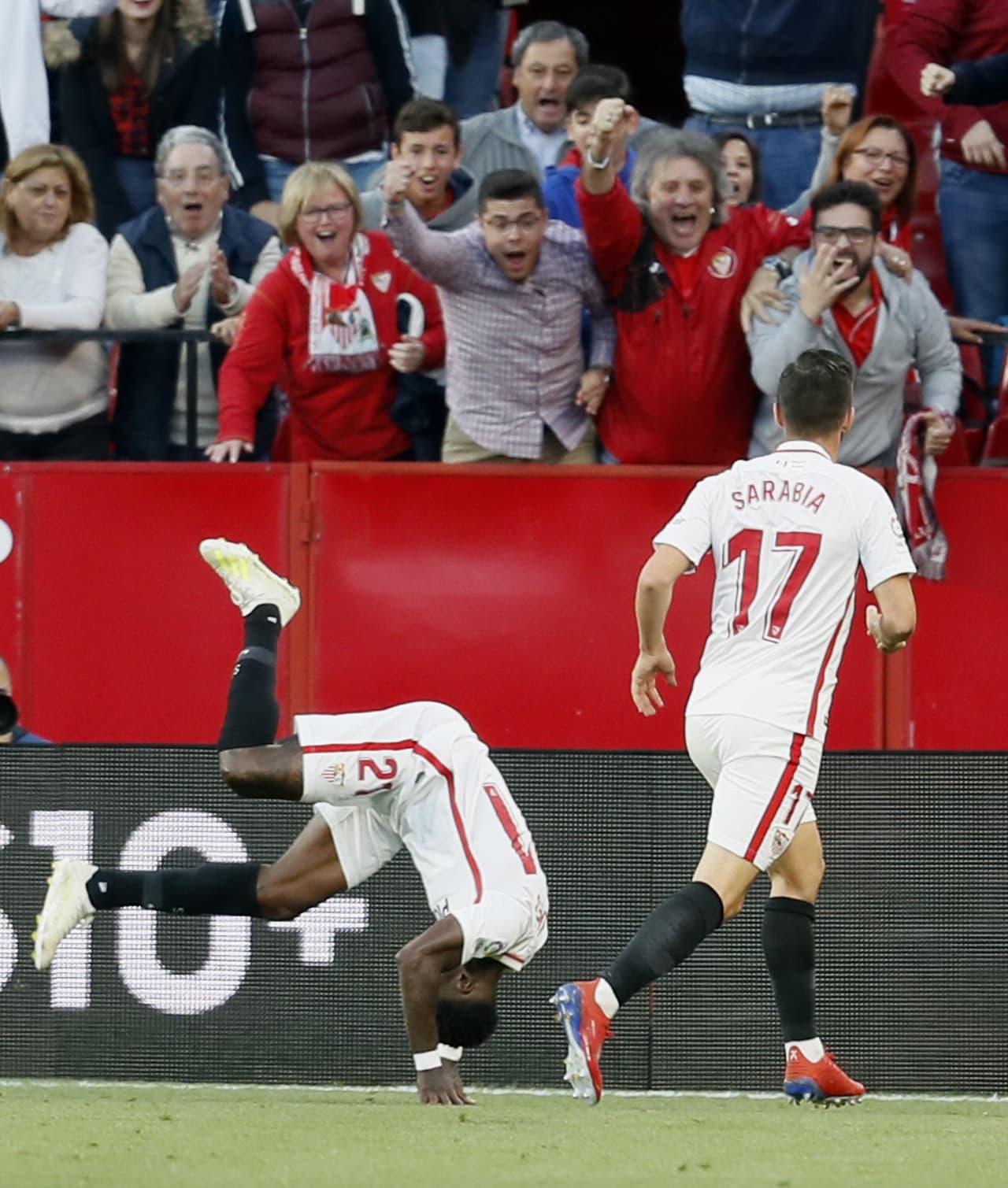 Sevilla goleó 5-0 a Rayo Vallecano en la Jornada 34 de la Liga de España y se acerca a la Champions League, con cinco tantos en el segundo tiempo que resignan al descenso cada vez más a su rival de turno.