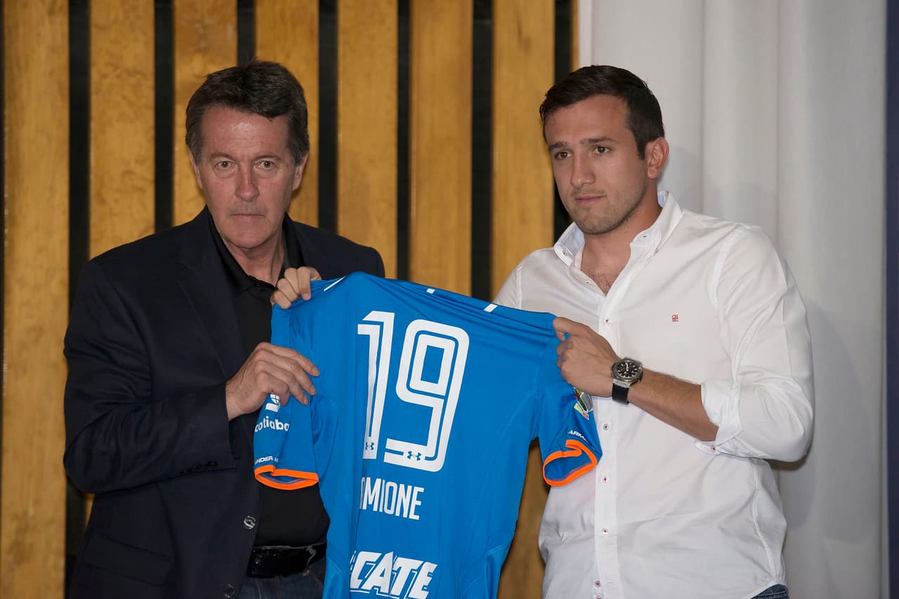 Fue así, tras la salida de Luis Fernando Tena de Cruz Azul, que tuvo su segunda etapa con el equipo cementero en 2015.