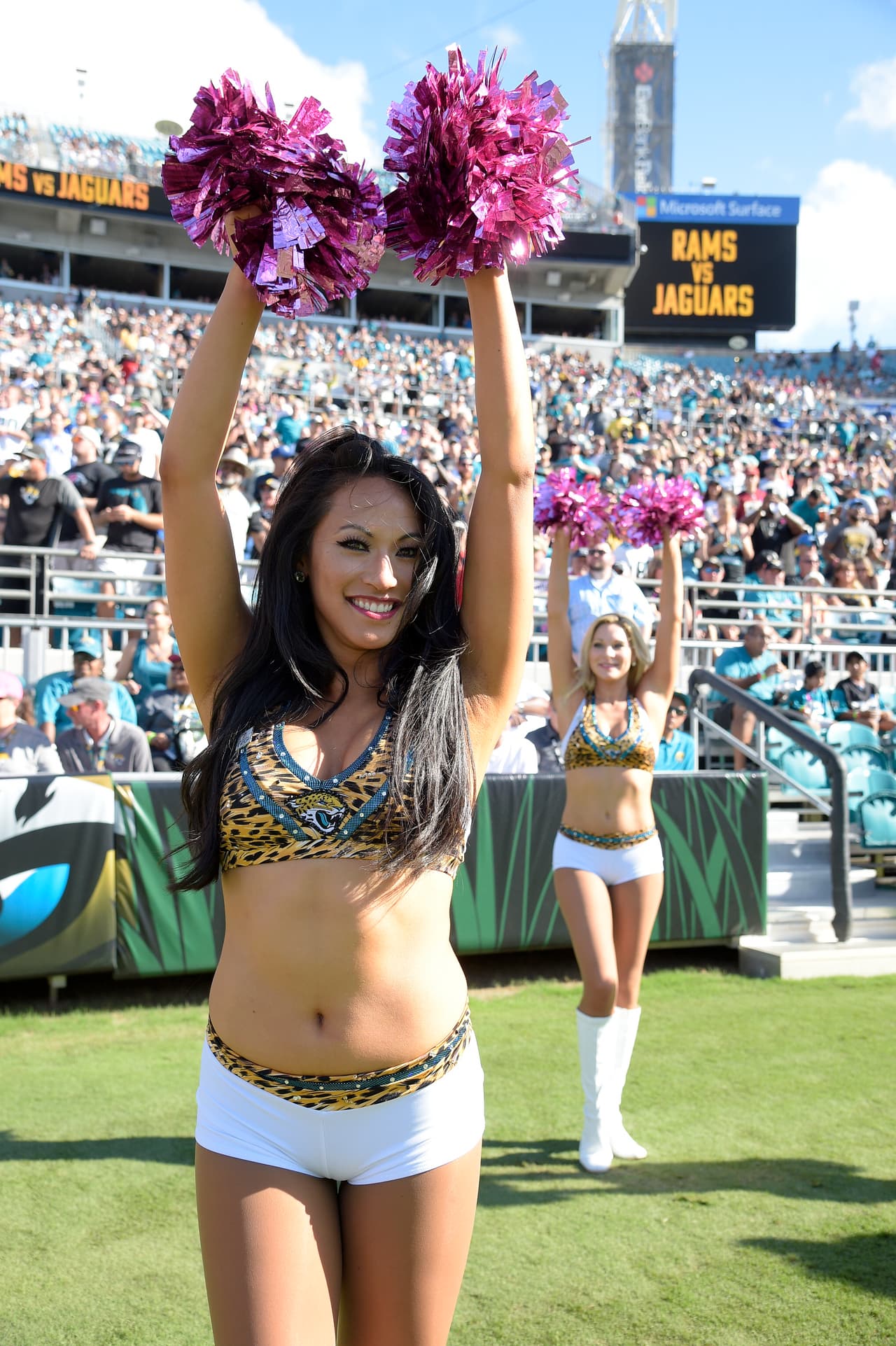 Son hermosas, tienen energía y sus bailes le dan alegría al ambiente en los estadios de la NFL: sin duda, las porristas tienen un papel muy especial para el espectáculo del fútbol americano.