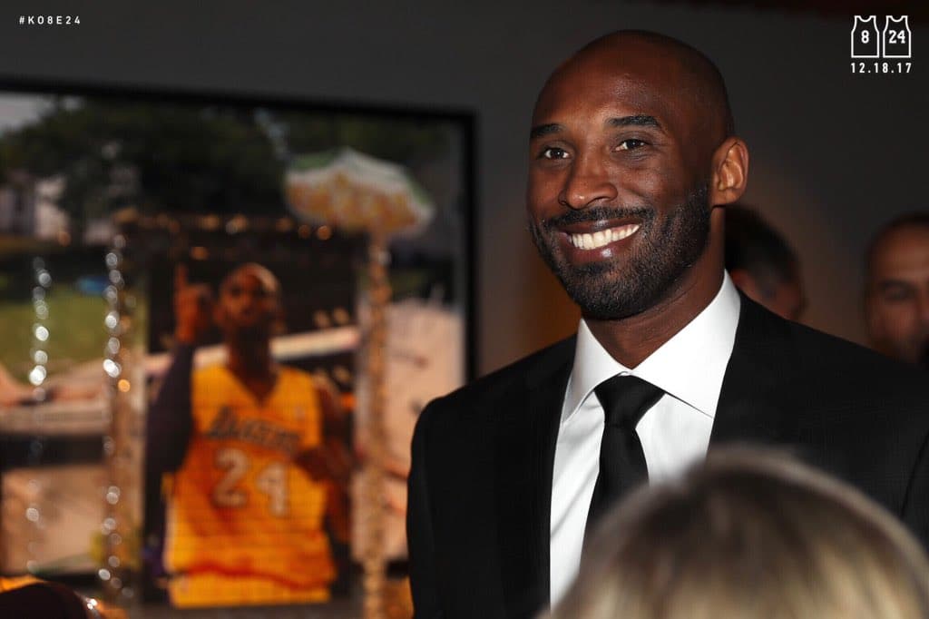 Kobe Bryant disfrutando de la recepción en su nombre.