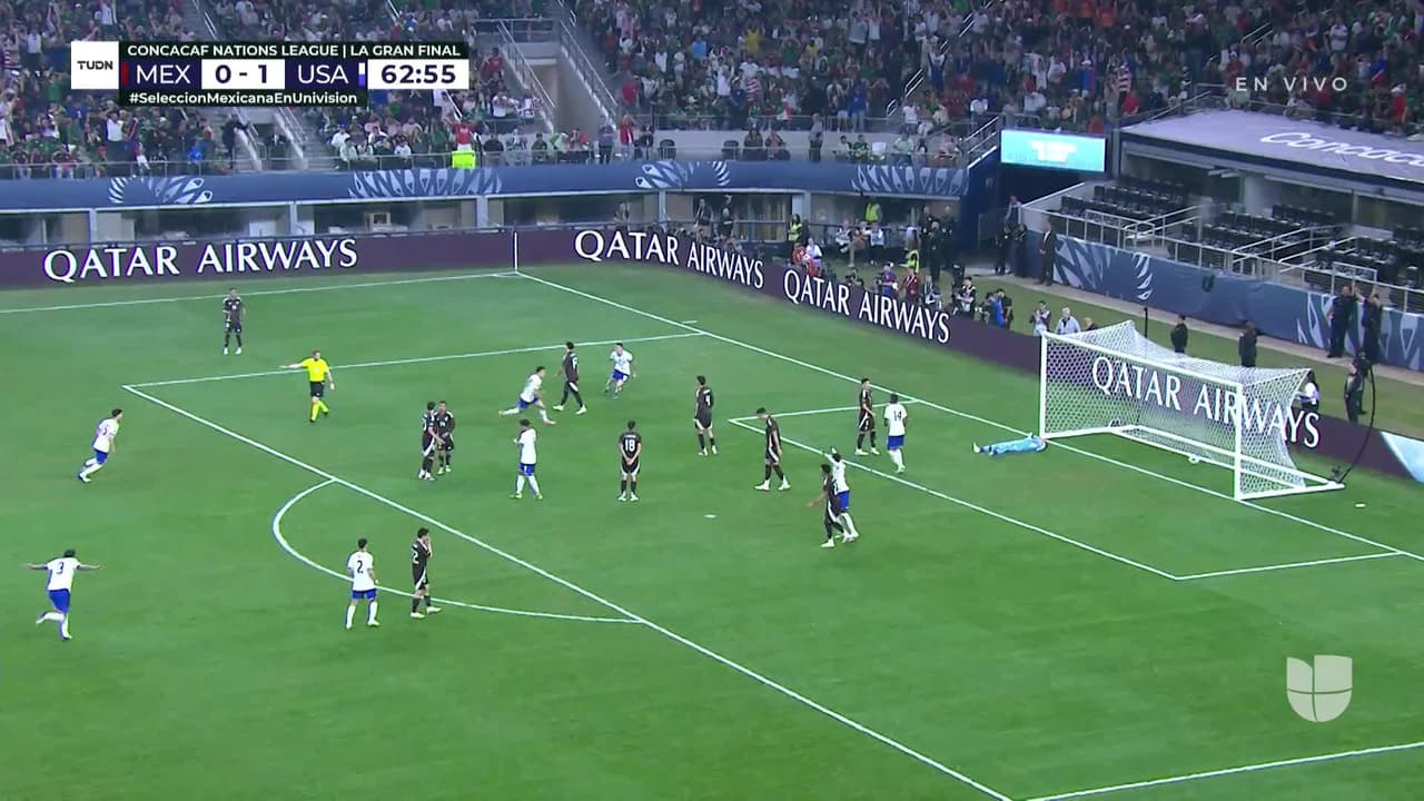 ¡Dosacerou! Reyna fusila a Ochoa y pone el 2-0 de Estados Unidos