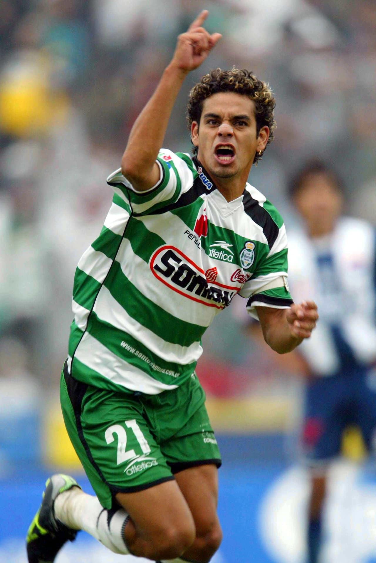 <b>Hector "el Pity" Altamirano.</b> Caracterizado por su fuerza, velocidad, recorrido y potencia en la pierna a la hora de disparar a gol.