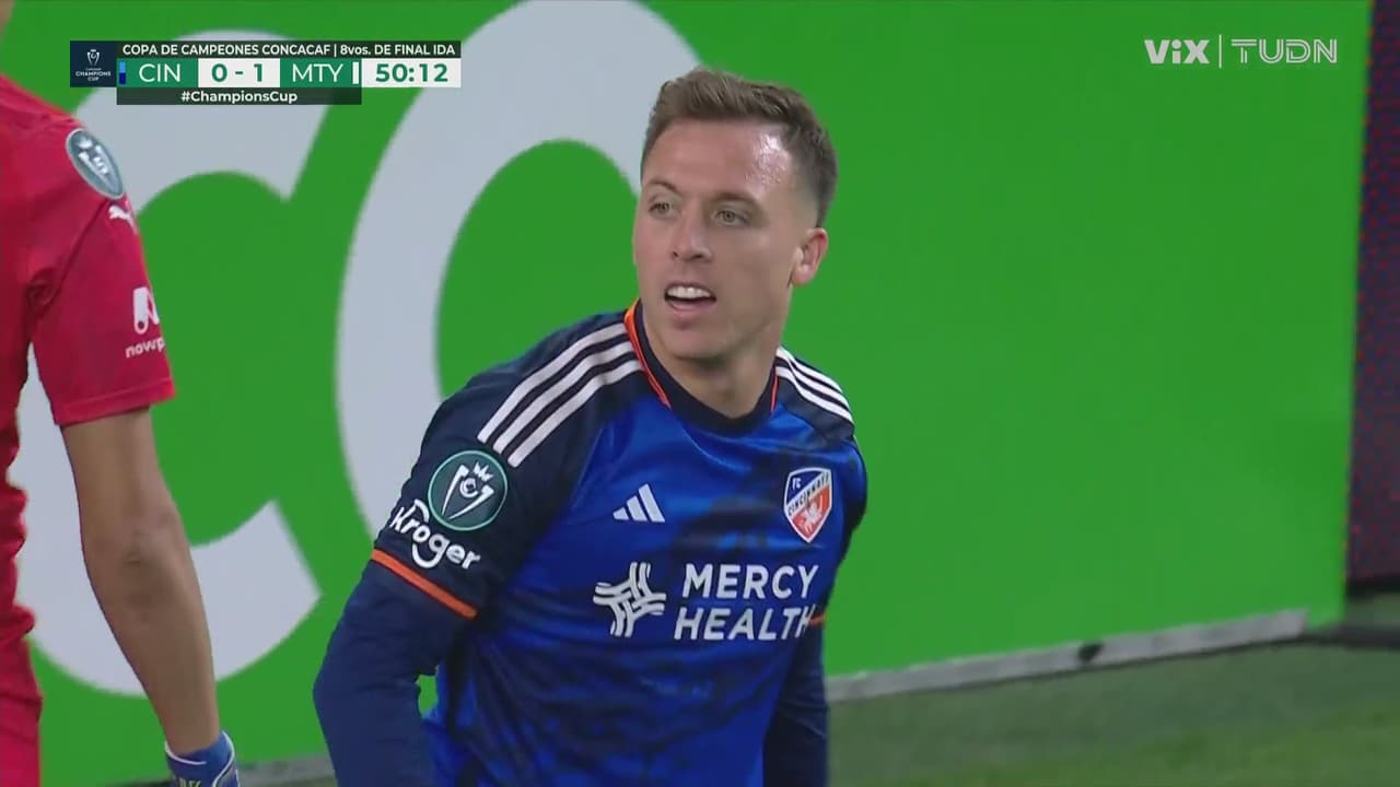 ¡Le faltaron pulgadas! Baird no alcanza a rematar ante Andrada