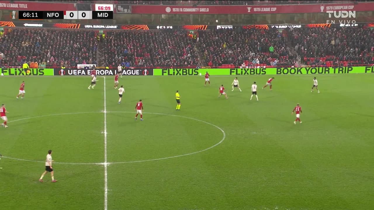 ¡TIRO ATAJADO! disparo por Igor Jesus.