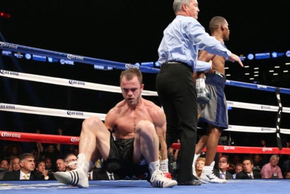 Jacobs envió al tapiz en el primer round a Fletcher.