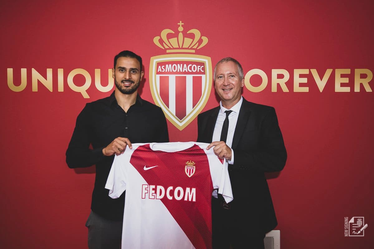 El Mónaco presentó este viernes al mediocampista belga Nacer Chadli, adquirido por 14 millones de dólares al West Bromwich inglés.