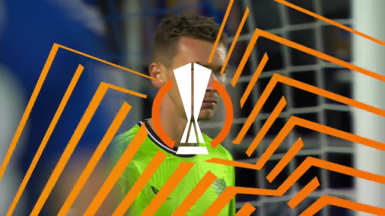 ¡TIRO ATAJADO! disparo por Martin Ellingsen.