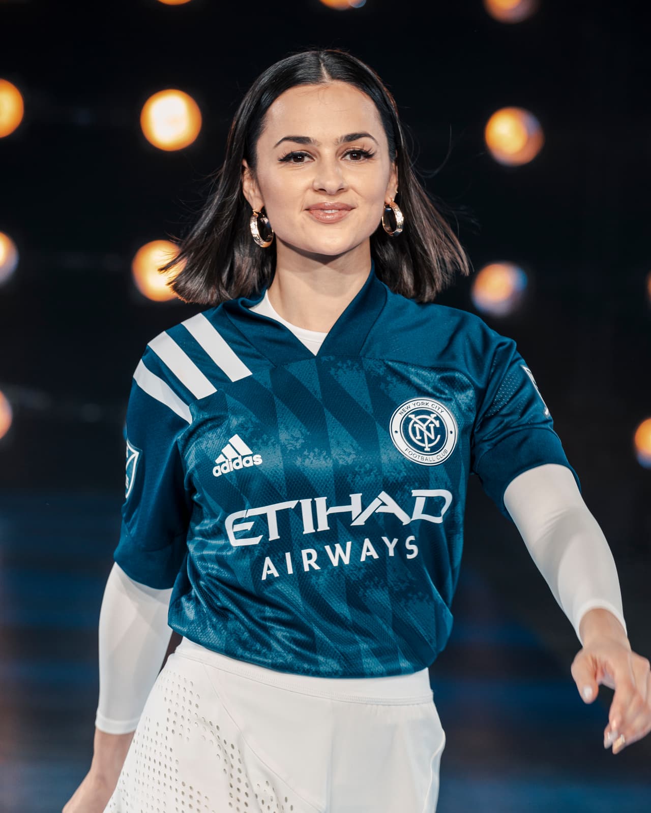 Natalie Negrotti reveló la camiseta 'gótica' (así llamada por el club) de New York City FC en 2020.
