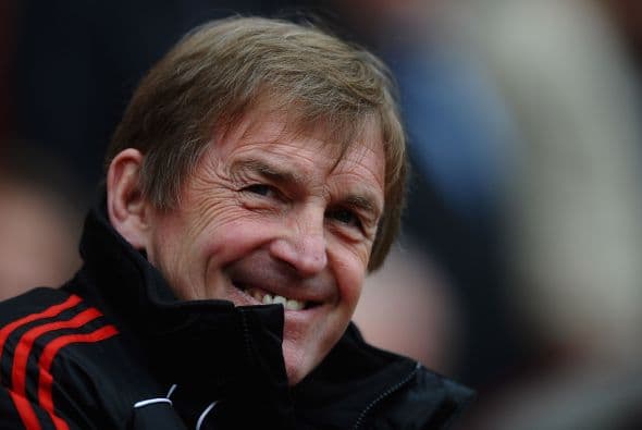 El entrenador del Liverpool, Kenny Dalglish, se veía contento antes de iniciar el cotejo.