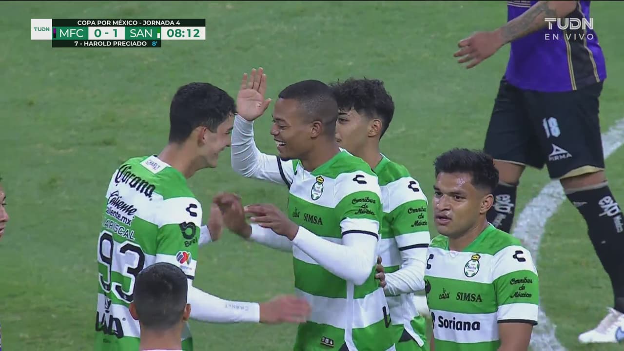 ¡Vaya desatención! Preciado entra sin marca y hace el 0-1 de Santos