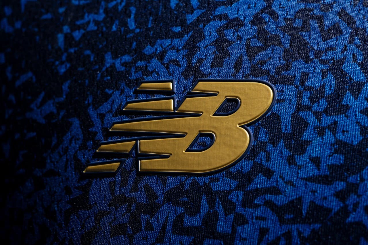 'Tecatito' Corona no aperece en la campaña publicitaria del nuevo Jersey del club y los rumores de su salida son cada vez más fuertes.