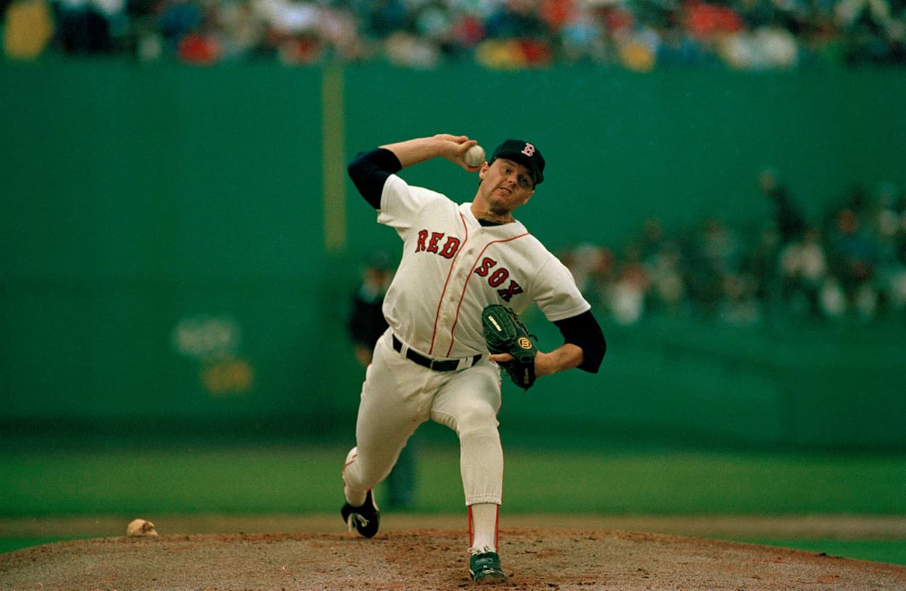 <b>Roger Clemens, LD, Medias Rojas </b>– Tras haber sido una estrella en la Universidad de Texas, Roger Clemens fue seleccionado en la primera ronda del draft amateur. Su primer juego no fue nada bueno ya que permitió 15 corredores y seis robos de base en seis intentos del equipo rival.