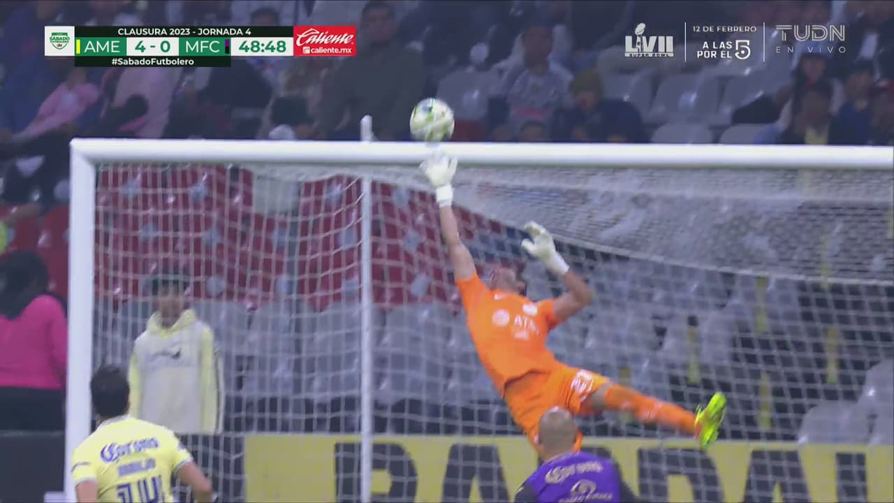 Óscar Jiménez puede 'forzar' el debut de Malagón con América