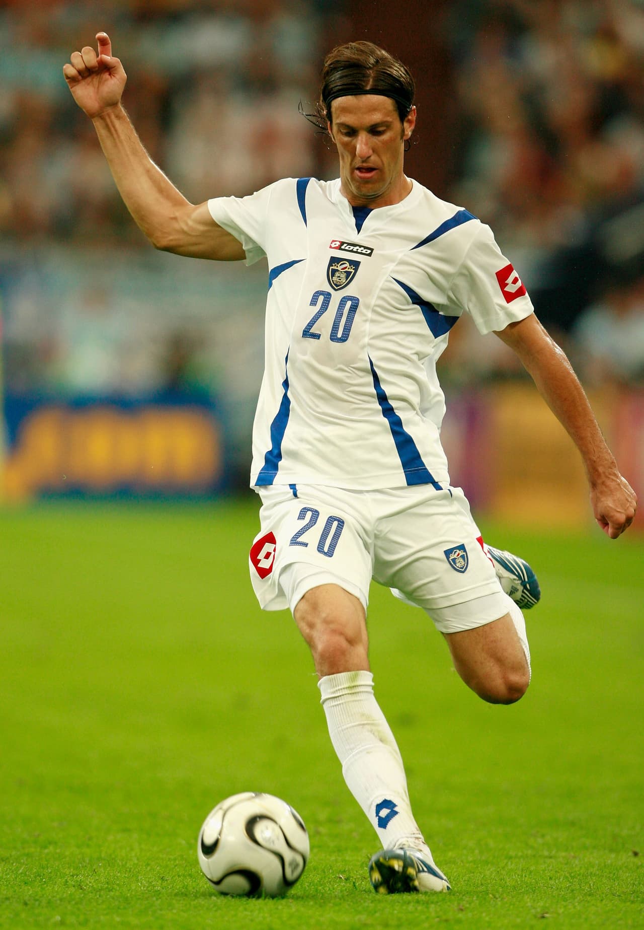 <b>Un férreo zaguero de aquella escuadra era Mladen Krstajic,</b> del Schalke 04, quien ahora es el DT de Serbia.