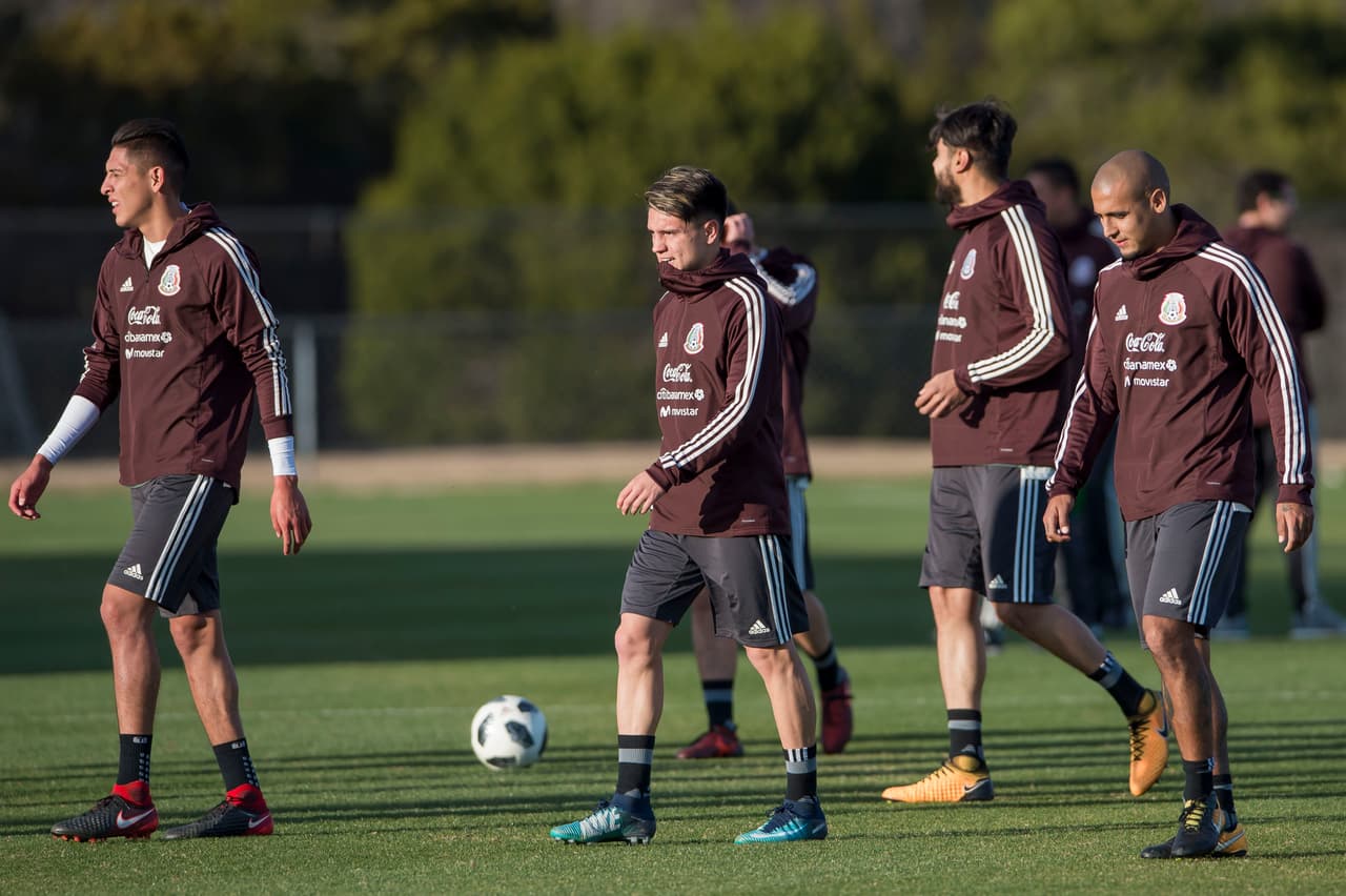 ¿Todavía hay lugar? Osorio dice que sí: varios futbolistas del Tri se juegan, ante Bosnia, su cupo al Mundial