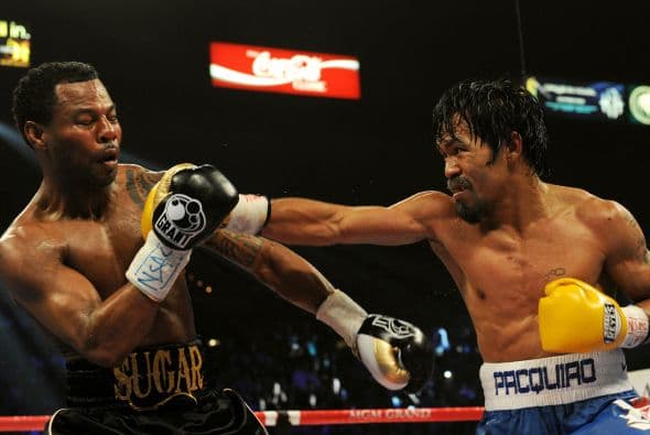 En mayo del 2011 Mosley peleó contra Pacquiao con la única incógnita de saber si sería noqueado por primera vez en su carrera o no. A pesar de que Mosley fue a la lona en el tercer round, el resto de la pelea tuvo muy poca acción, con dominio amplio de un Pacquiao que quiso respetar el legado de Mosley, cuyo único mérito fue terminar los 12 rounds.