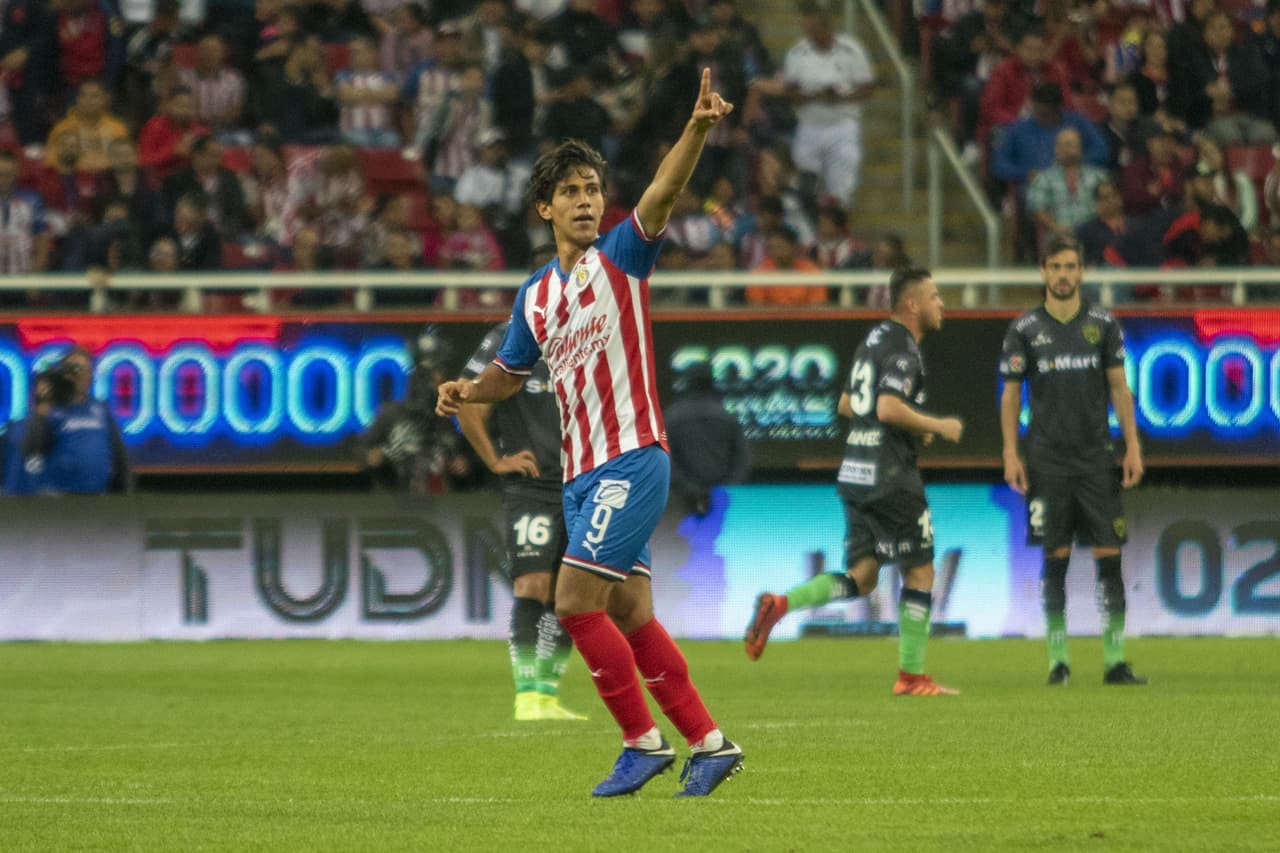 JJ Macías tuvo un regreso ideal con el Rebaño Sagrado tras marcar el 2-0 al minuto 35'.