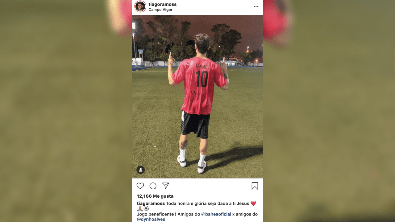 Thiago tiene una gran cantidad de fotografías suyas mostrando su amor por el futbol y por mantener una forma 'fit'.