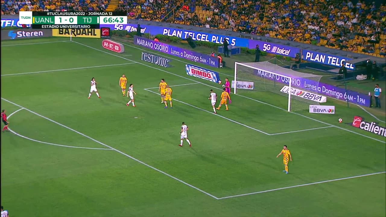 ¡TIRO ATAJADO! disparo por Joaquín Montecinos.