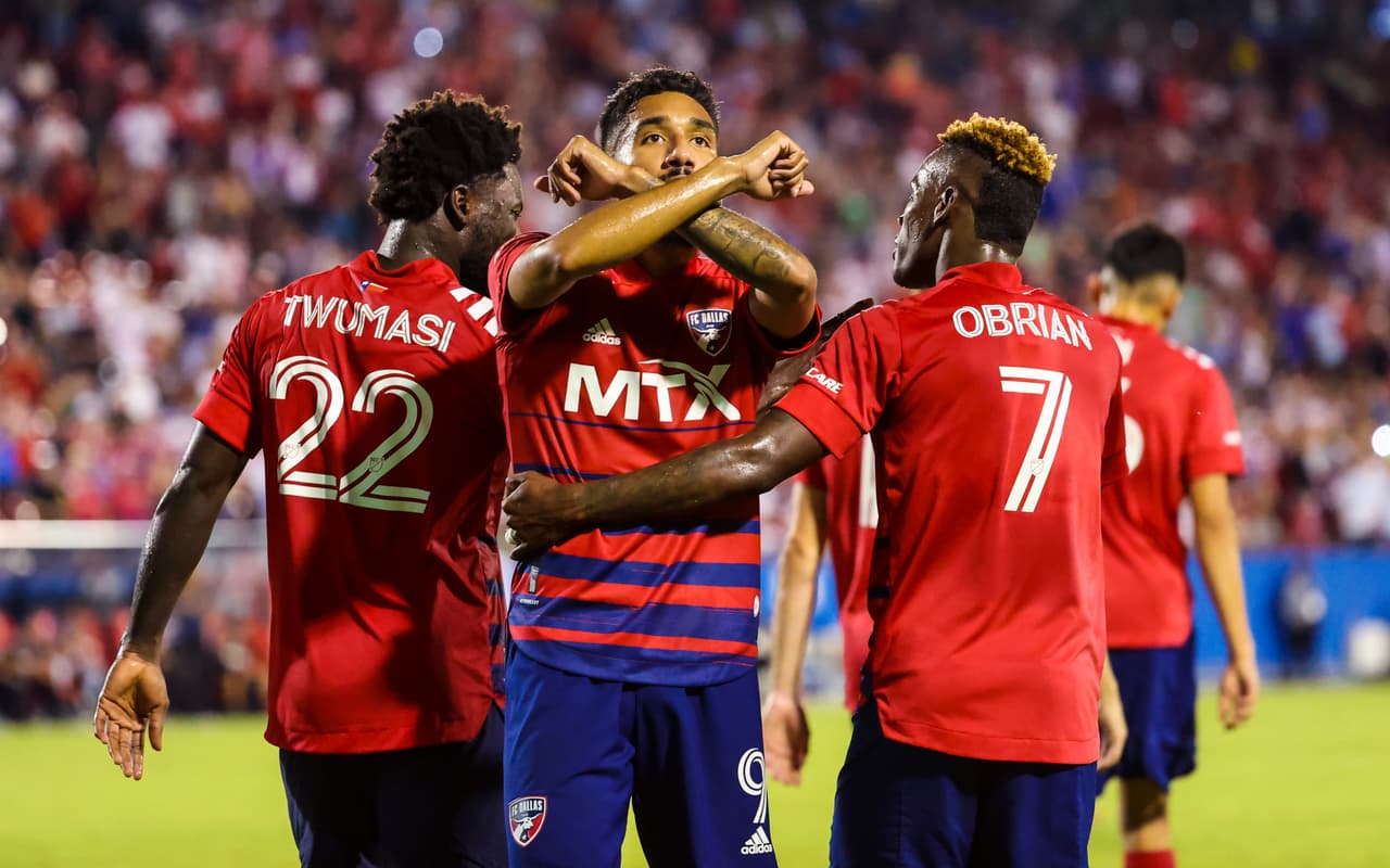 Jesús Ferreira celebró así uno de los goles.
<br>