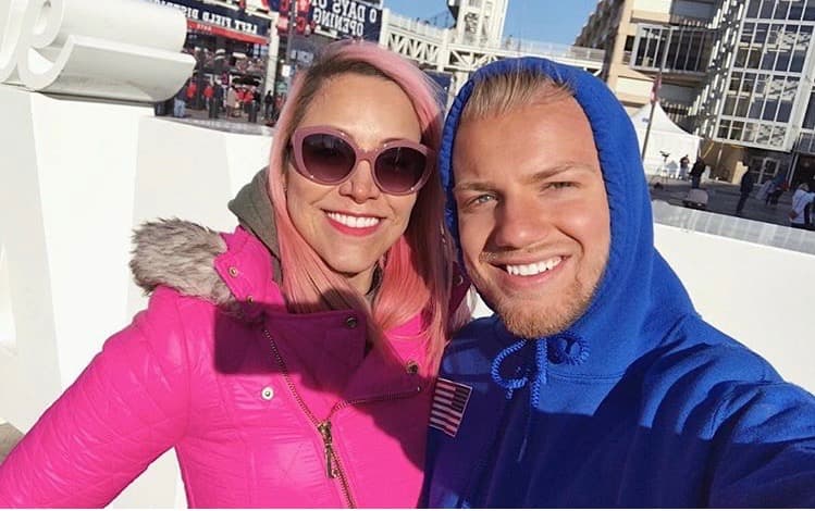 Los participantes de la emocionante Carrera de la Copa Oro de Univision Deportes visitaron Denver y aprovecharon para conocer el estadio de los Broncos, así como un bar de rodeo para pasar un buen rato.