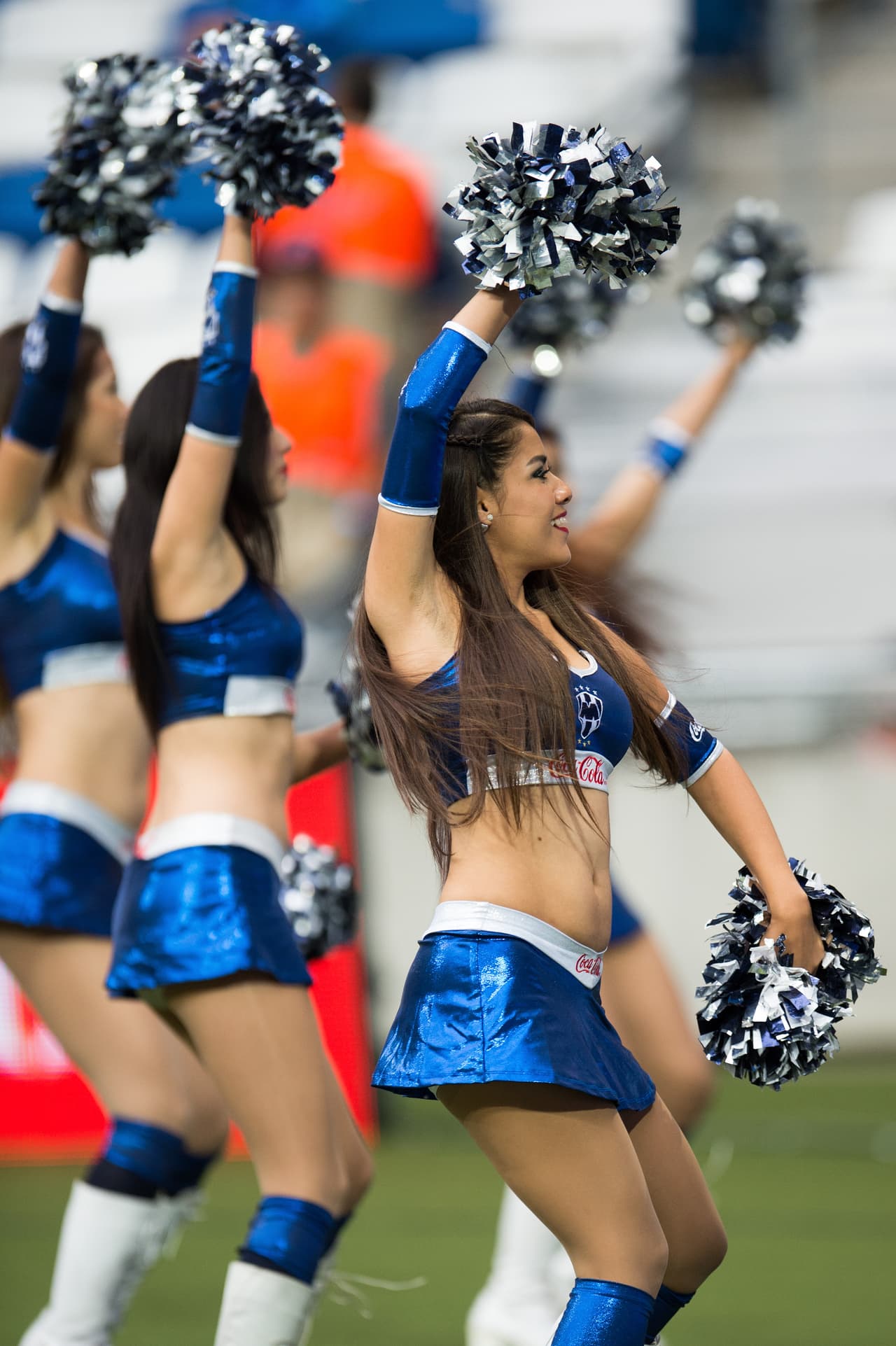 La belleza de las porristas en la fecha 14