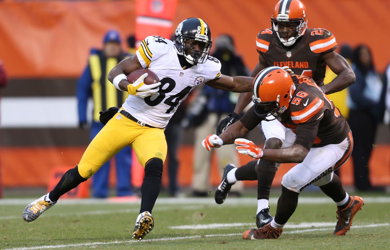 2 ANTONIO BROWN - Pittsburgh está en la postemporada y mucho de ello se debe a la gran actuación de Antonio Brown que ante los Browns tuvo 13 recepciones para 187 yardas con un touchdown. Terminó la campaña regular con 1,834 yardas en recepciones.