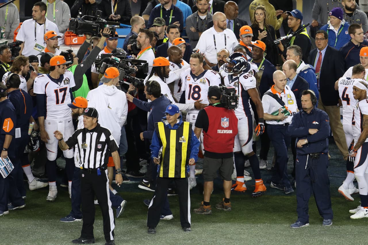 Así celebraron los Denver Broncos y su afición su triunfo en el Super Bowl 50 ante los Carolina Panthers 24-10.