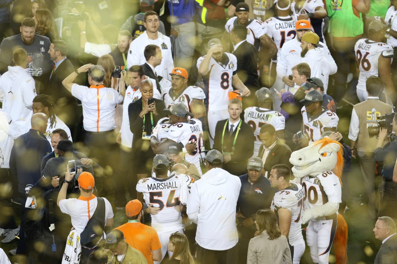 Así celebraron los Denver Broncos y su afición su triunfo en el Super Bowl 50 ante los Carolina Panthers 24-10.