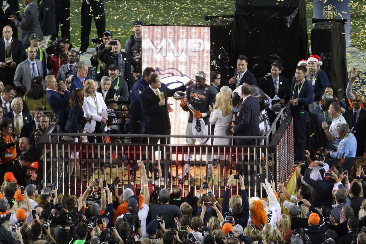 Así celebraron los Denver Broncos y su afición su triunfo en el Super Bowl 50 ante los Carolina Panthers 24-10.