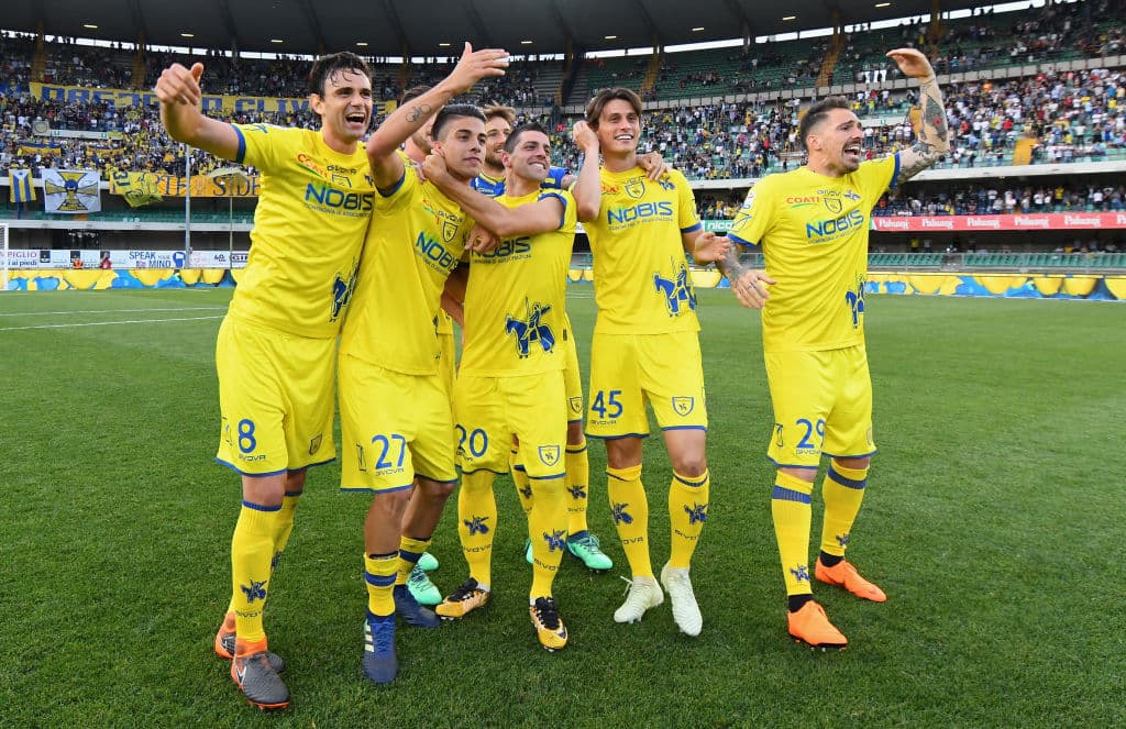 El Chievoverona, actual colero del fútbol italiano, salvó la categoría la temporada anterior y buscará hacerlo de nuevo con su presupuesto de 24 millones de dólares para sus jugadores.