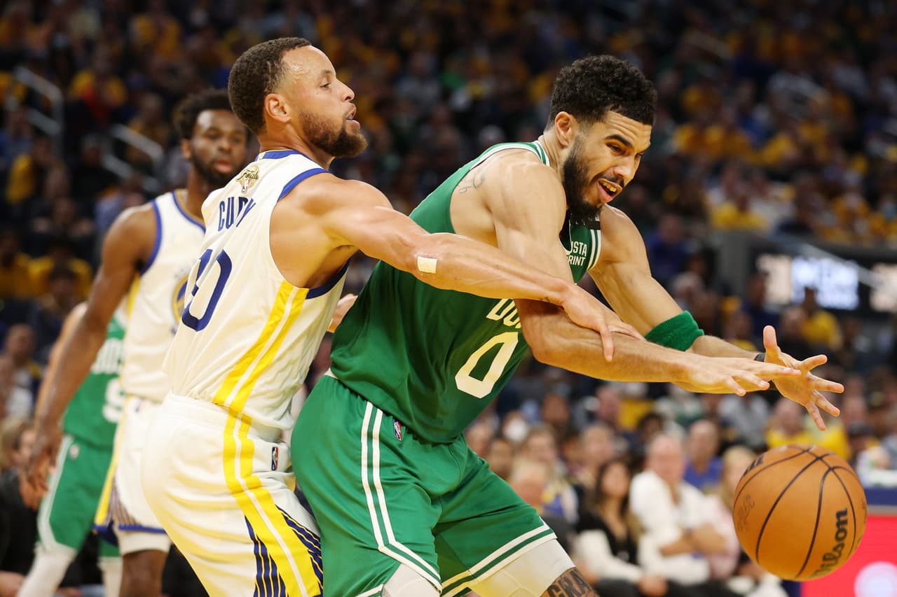 Boston Celtics remontan a Warriors en el Juego 1 de las Finales