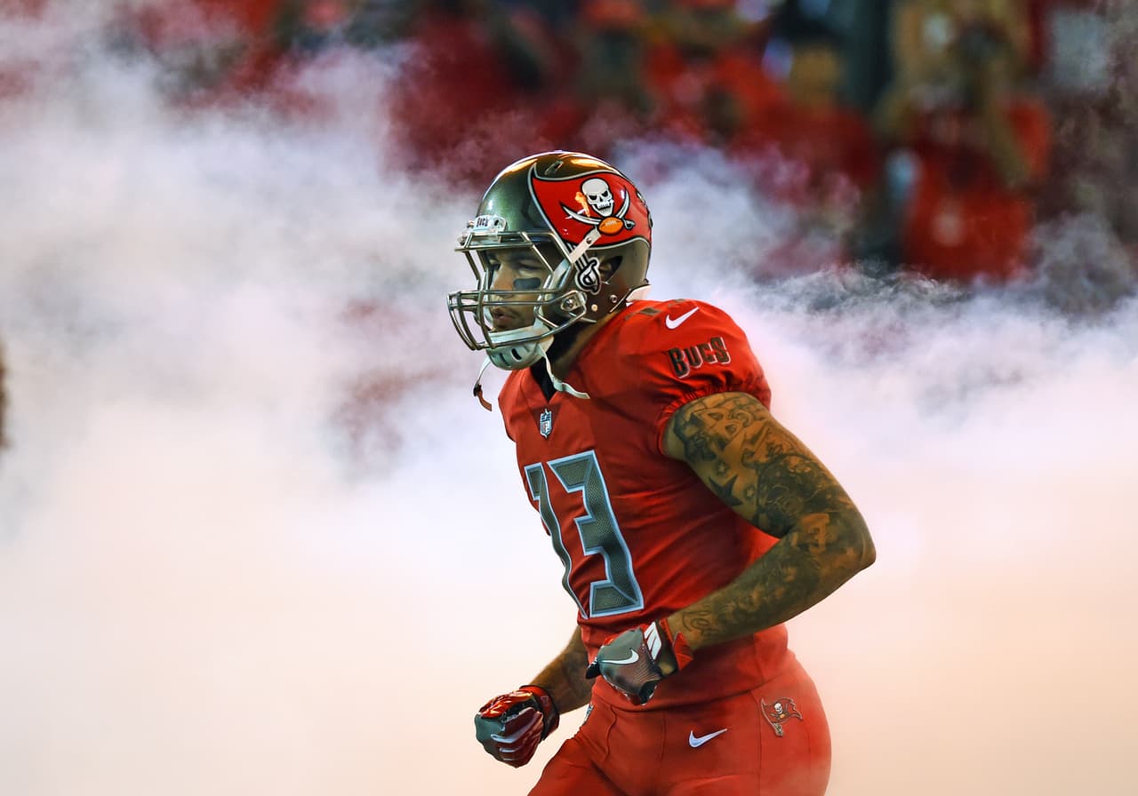 <b>4. MIKE EVANS | Tampa Bay Buccaneers </b>
<br>Es uno de los receptores más subestimados de la liga. Sus números son muy similares al Top 3 conocido promediando 9 TDs y 1200 yardas por año. Tendrá una gran temporada como blanco predilecto de Jameis Winston.