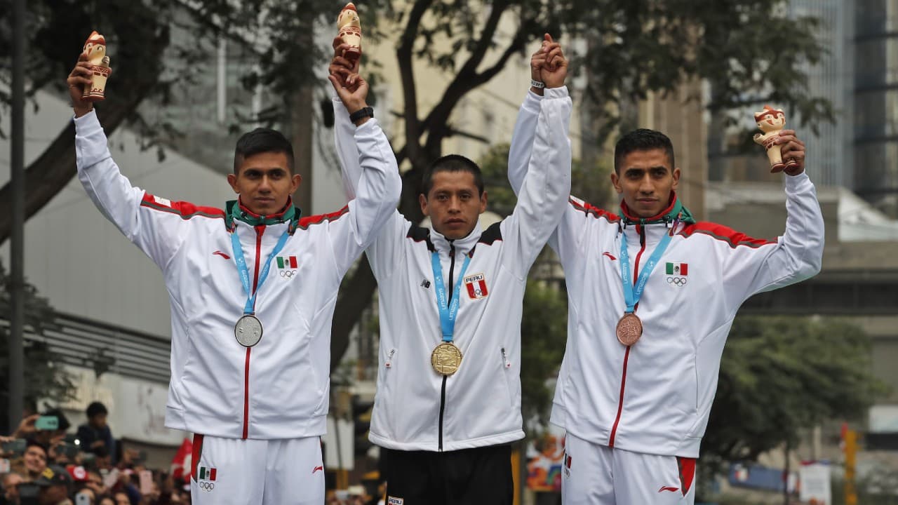 Perú y México ocuparon el podio del maratón masculino.