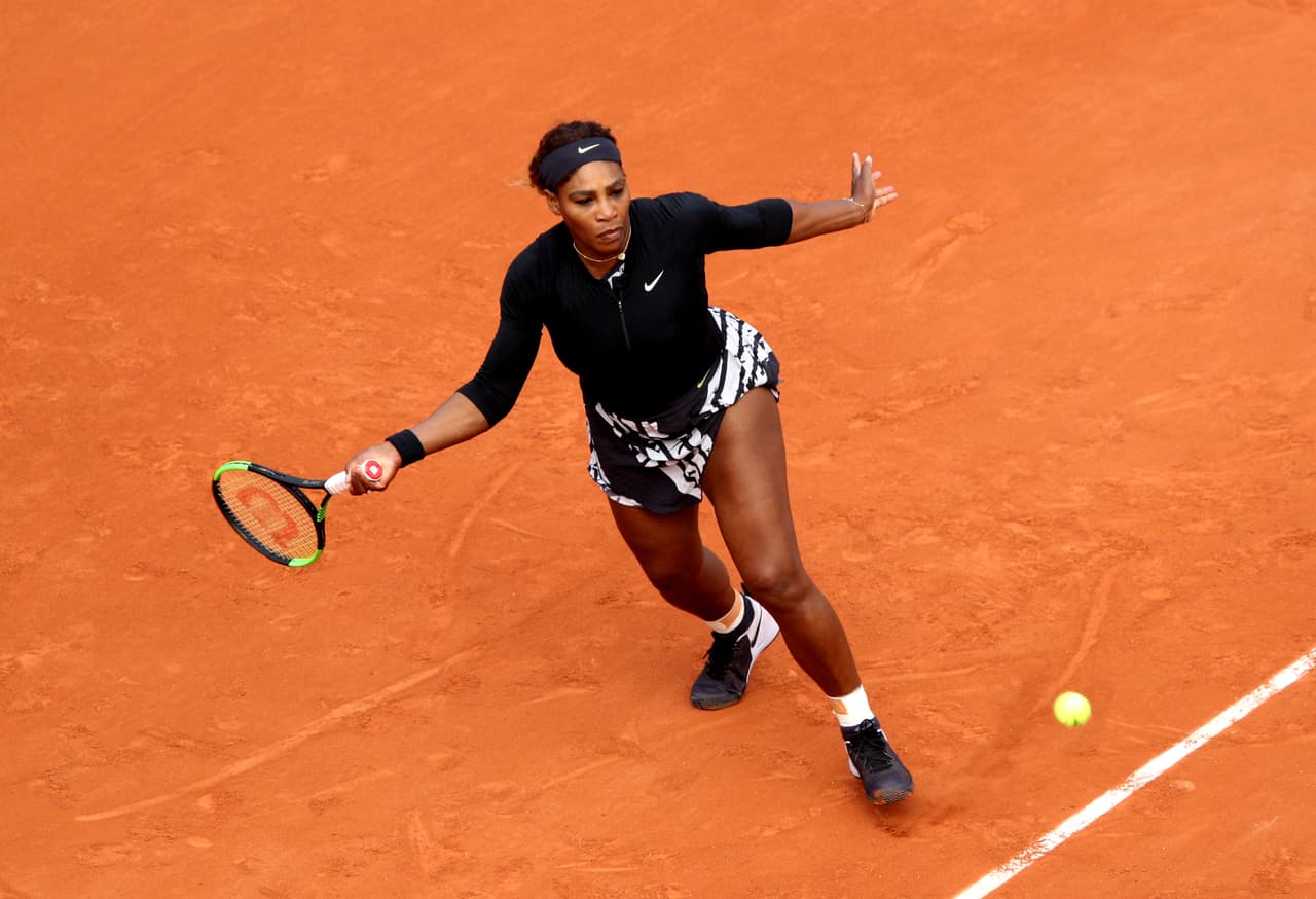 La estadounidense Serena Williams remontó 2-6, 6-1 y 6-0 ante la rusa Vitalia Diatchenko, para acceder a la segunda ronda de Roland Garros, donde aspira a sumar, a sus 37 años, su vigesimocuarto Grand Slam.