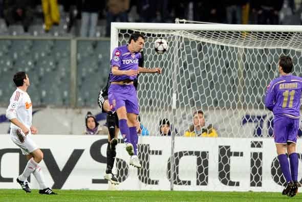 La Fiorentina goleó al Debrecen 5-2 en Florencia.